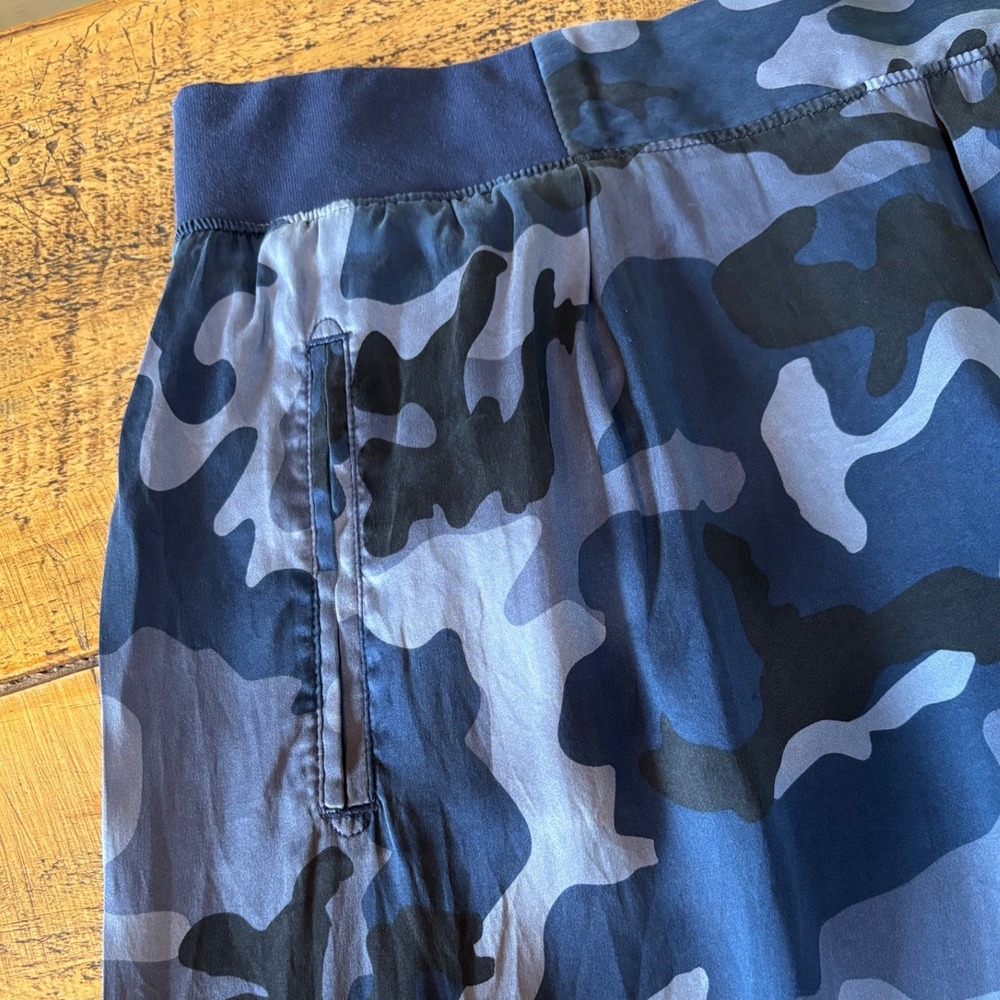ATM Anthony Thomas Melillo Womens 100% Silk Camo Joggers Blue Size Medium - Picture 3 of 9